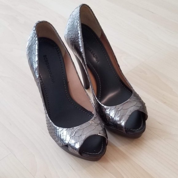 BCBGMaxAzria Nadette snakeskin metallic pumps S6 - Picture 1 of 9